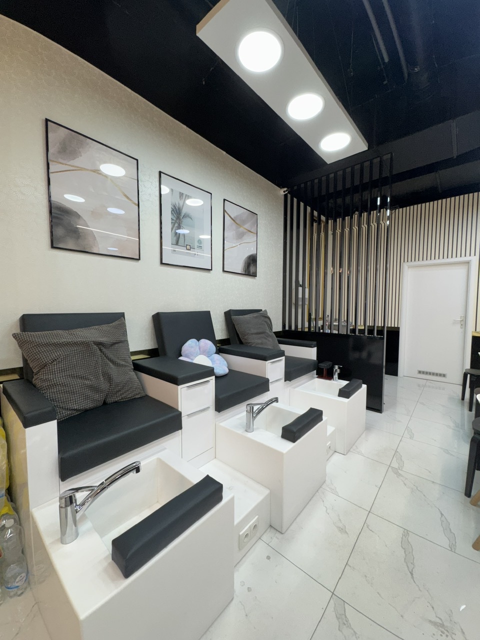 Náš salon 4